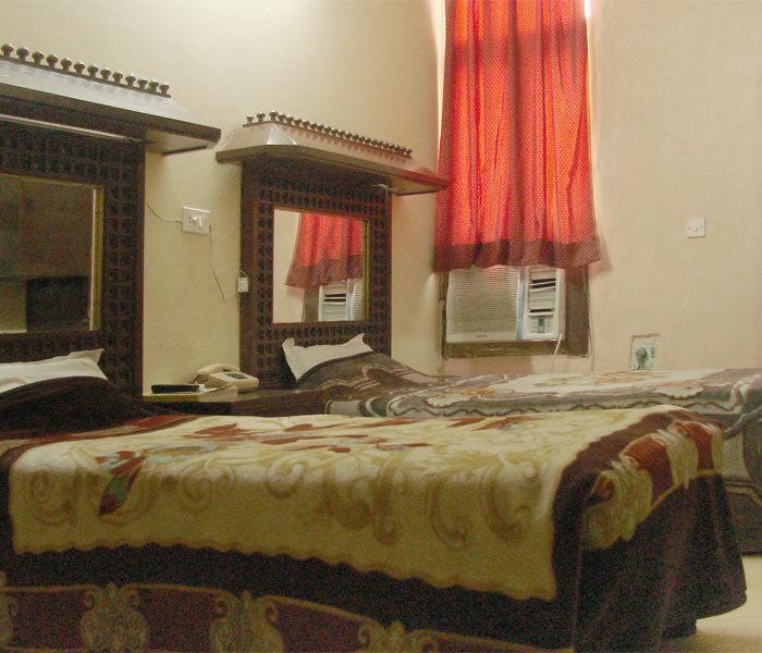Hotel Krishna Palace Нью-Делі Екстер'єр фото